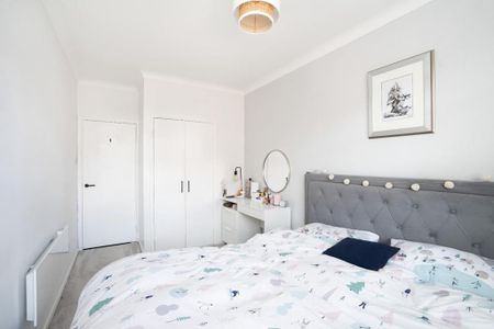 2 bedroom property to rent - Photo 4