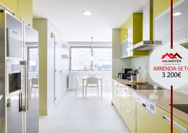 Apartamento T4 em Porto