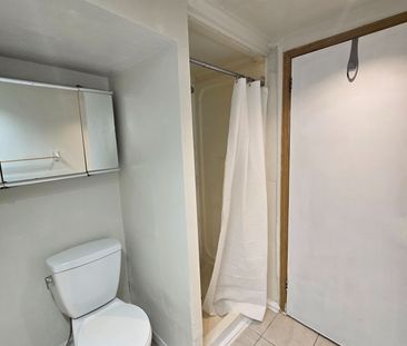 For Lease - 14 Richardson Drive Unit# B, Aurora, Ontario - Photo 4