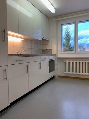 Proche du centre-ville et juste à côté de la gare - Foto 1