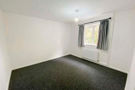 Viscount Close, Bournemouth, Dorset, BH11 - Photo 4