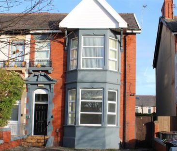 Ground floor flat to rent - Photo 1