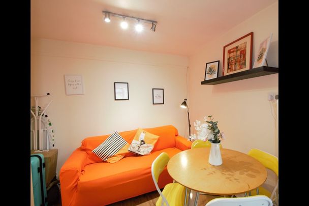 Room in a Shared Flat, Summit Court, NW2 - Photo 1