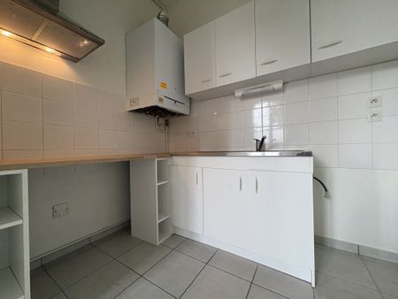 Location Appartement 2 pièces 56m² ST HILAIRE ST FLORENT 49400 - Photo 4