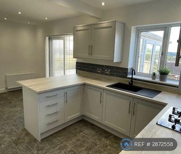 3 bedroom semi-detached house to rent - Photo 6