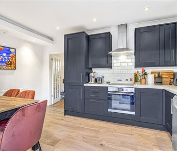 2 bedroom maisonette to rent - Photo 4