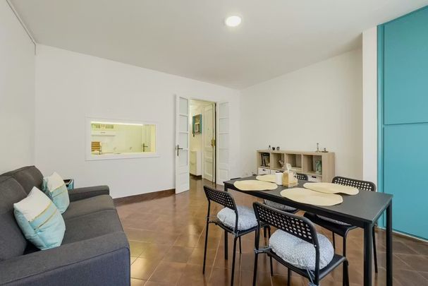 Carrer de la Llibertat, Barcelona, Catalonia 08012 - Foto 1