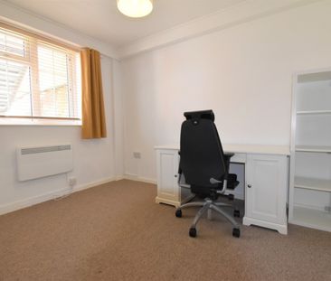 2 bedroom Apartment - LONGCROFT HOUSE, WELWYN GARDEN CITY - Photo 5