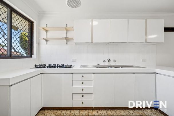 Spacious Family Home With Recent Renovations! - Photo 1