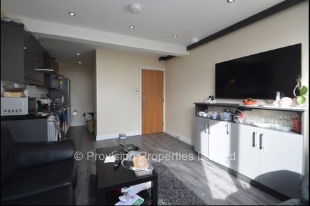 4 Bedroom Student Lets Leeds - Photo 3