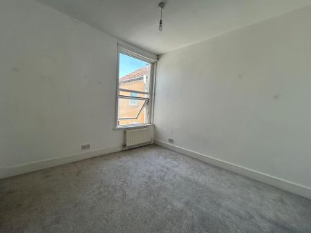 3 bedroom property to rent - Photo 3