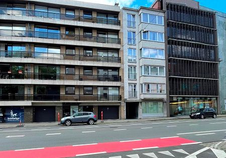 Ruim instapklaar lichtrijk appartement op de eerste verdieping met 2 slaapkamers, op wandelafstand van Gent Sint-Pietersstation en gelegen aan de Citadelpark - Foto 4