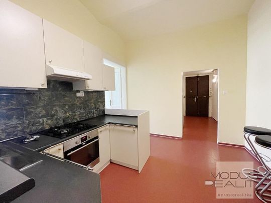 Pronájem bytu 3+1 95 m² - Fotografie 1