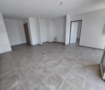 location Appartement T2 DE 45.2m² À NIMES - Photo 1