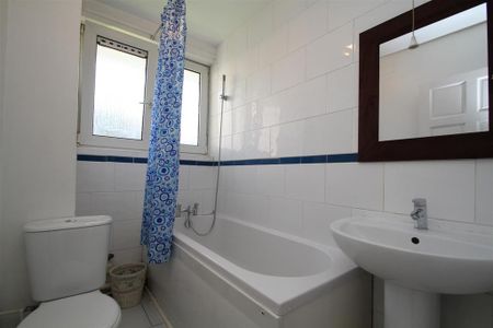 2 bedroom maisonette to rent - Photo 2