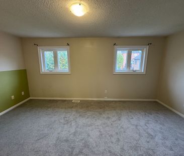 For Lease - 7 Stiles Avenue, Aurora, Ontario - Photo 1