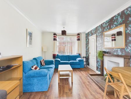 2 bedroom end of terrace house to rent - Photo 3