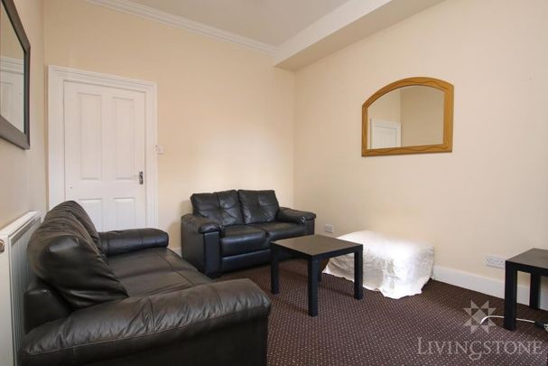 4 bedroom terraced house to rent - Photo 1