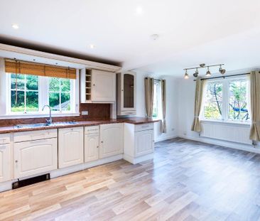 4 bedroom detached house to rent - Photo 4