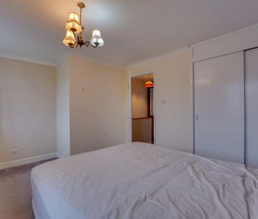 2 bedroom semi-detached house to rent - Photo 5