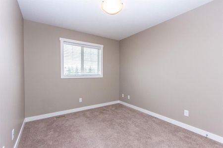 Amazing Price!! Townhouse Located in Sunnybrook!! - Photo 5