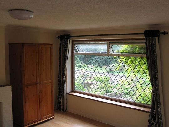 6 bedroom semi-detached house to rent - Photo 1