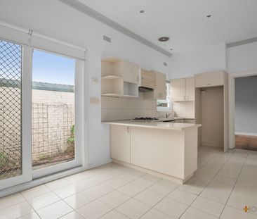 PRIVATE OUTDOOR LIVING | SECURE PARKING | WALK TO THE BEACH - Photo 3