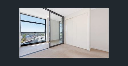 Sleek Contemporary Living in the Centre of Chatswood - Photo 2