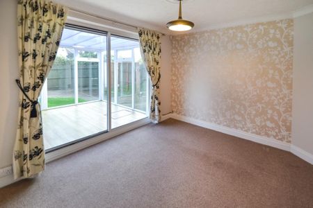 6 bedroom detached house to rent - Photo 4