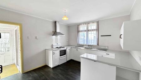 CITY CENTRE - 3 BEDROOMS - Photo 3