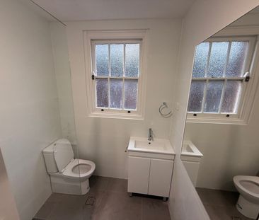 Art Deco building in popular Beaumont Street - Photo 4