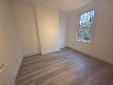 6 bedroom house of multiple occupation to rent - Photo 4