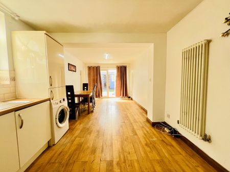 5 bedroom house to rent Bensham Lane, CR7 - Photo 4