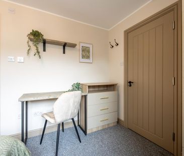 1 bedroom in a house share to rent - Photo 4