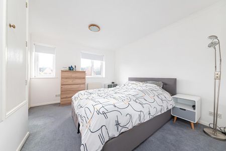 2 bedroom semi-detached house to rent - Photo 5
