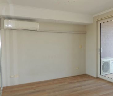 Modern Apartment in Prime Rockdale Location - Photo 3
