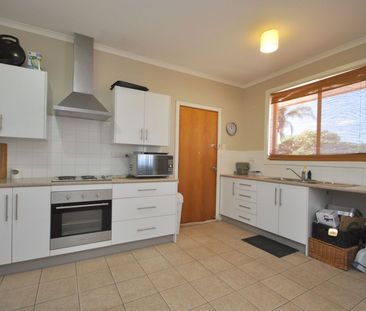 11 Moyes Street, Port Augusta - Photo 5