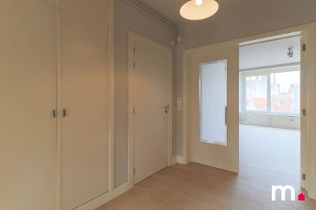 Charmant en centraal gelegen appartement met uitzicht op de Leieboorden te Kortrijk ! - Foto 3
