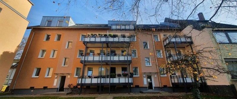 Zum 15.12: 2-Zimmer plus Wohnküche mit großem Balkon, Übernahme EBK möglich - Photo 1