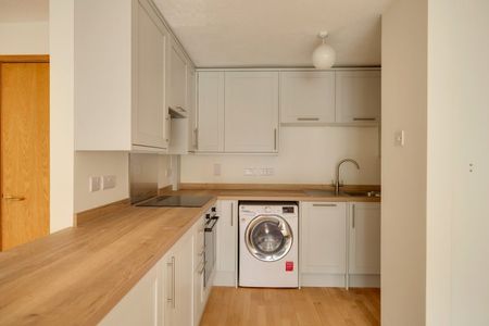 2 Bed Flat - Photo 4