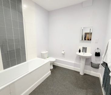 1 Bedroom Flat, Montague Place, Worthing - Photo 4