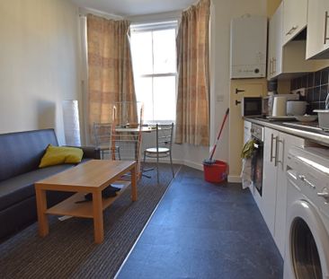 2 Bedroom Flat - Photo 1