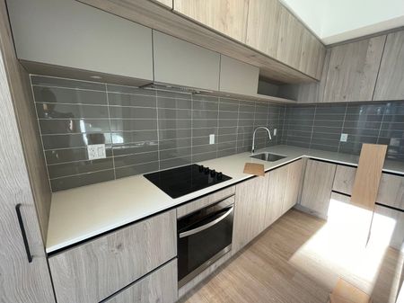 For Lease - 12 David Eyer Road Unit# 1108, Richmond Hill, Ontario - Photo 2