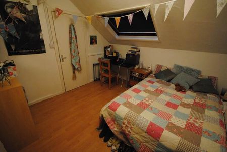 6 bedroom house to rent - Photo 3