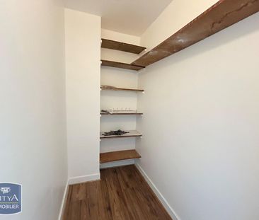 Location Appartement 4 pièces 72m² ST PIERRE DES CORPS 37700 - Photo 2