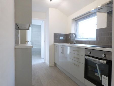 2 bedroom terraced house to rent - Photo 5