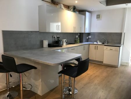 202 Tiverton Road - Photo 4