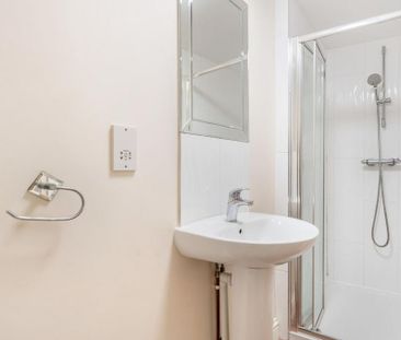 2 bedroom property to rent - Photo 3
