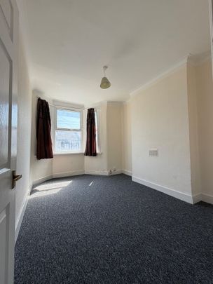 3 Bed Flat, Sheringham Avenue, E12 - Photo 1