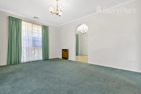 “IMMACULATELY PRESENTED UNIT IN AMAZING LOCATION!” - Photo 3